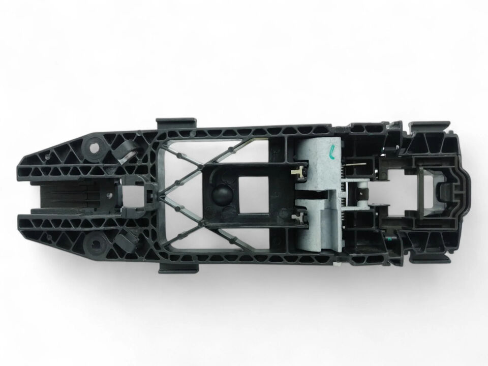 KAPI KOLU BRAKETİ ÖN SAĞ VW POLO GOLF AMAROK 10>
