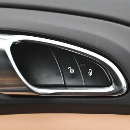MERKEZİ KİLİT ANAHTARI SAĞ MACAN-2014/2022 PORSCHE