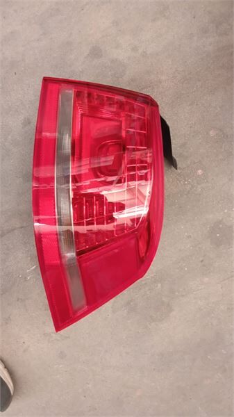 STOP LAMBASI ARKA DIS SAG LEDLI VW PASSAT  2011-2015