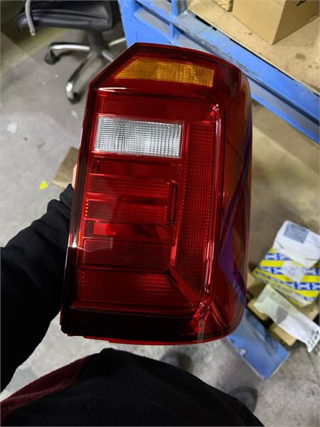 STOP LAMBASI (UFAK KIRIK VAR FOTOĞRAF İSTEYİN) SAĞ CADDY VW  2016