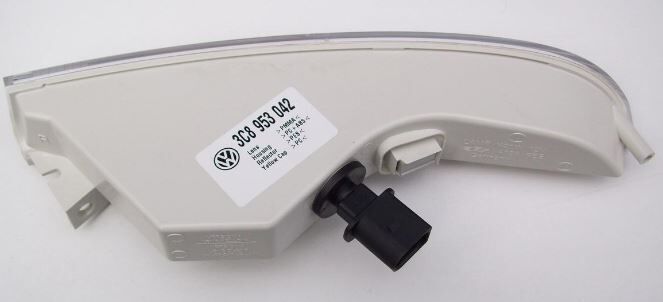 TAMPON SİNYALİ SAĞ VW PASSAT CC  2009>